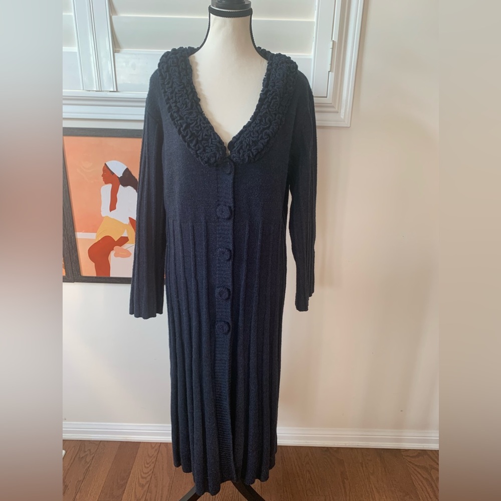 Beautiful navy blue button down duster sweater coat cardigan. Vintage.
